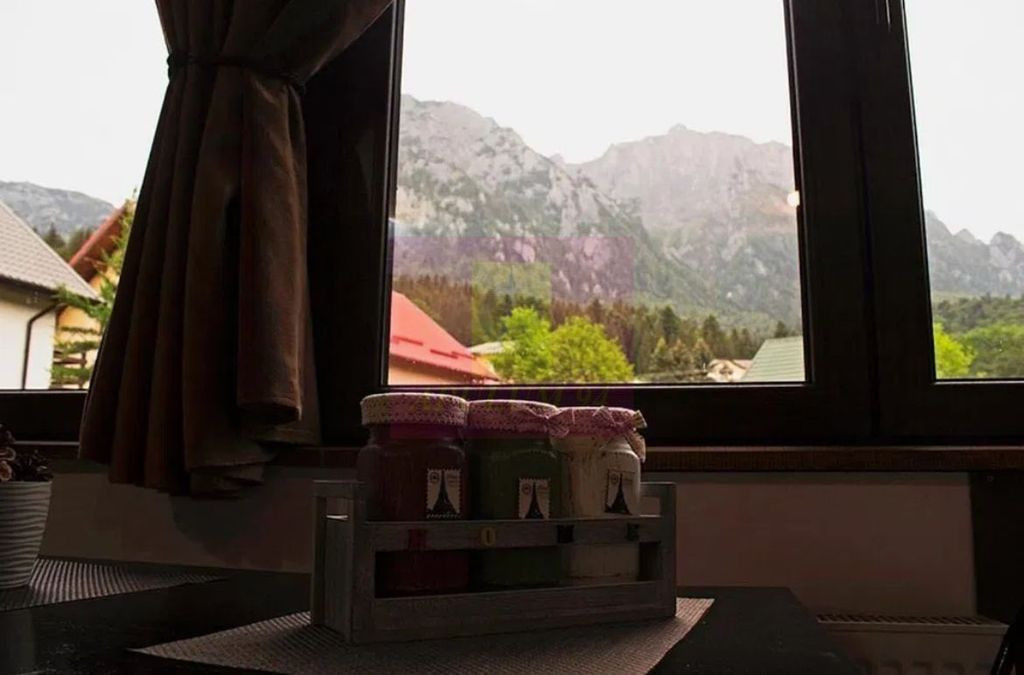Apartament 3 camere de vanzare in Busteni 5 min partia Ka...