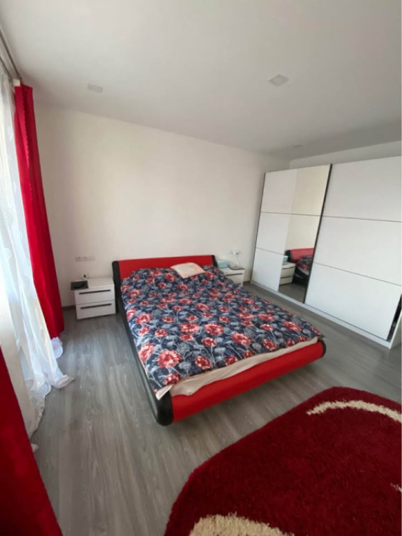 Apartament 49 mp, etaj 3/3, incalzire pardoseala, AC, Baia S