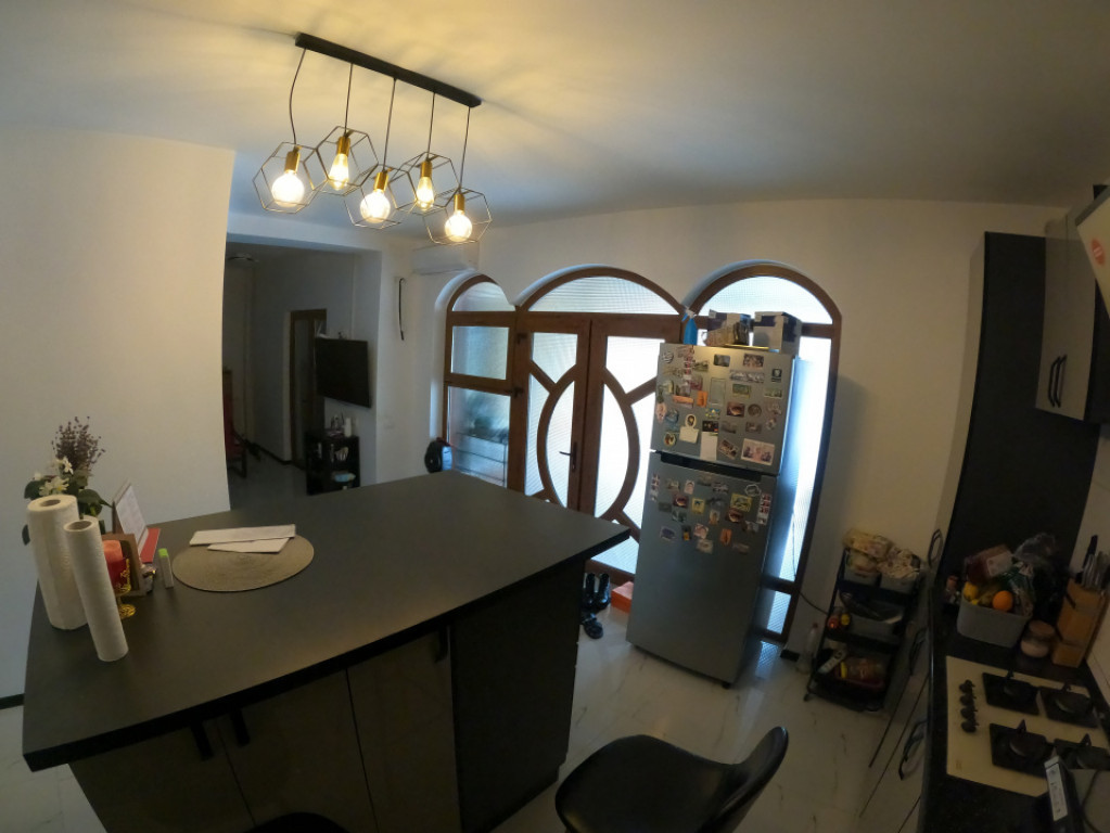 Casă de Vis de Vânzare – Eleganță și Confort zona cen