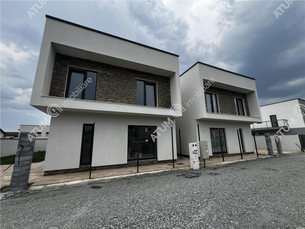 Casa intabulata de 4 camere cu 2 bai si teren de 200 mp in S