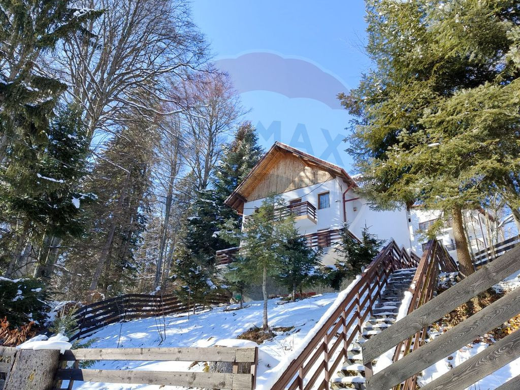 Vilă de vânzare în Predeal – vedere panoramică căt...
