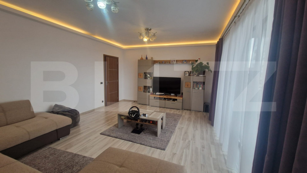 Apartament 3 camere decomandat , 2 bai ,105 mp, Tractorul