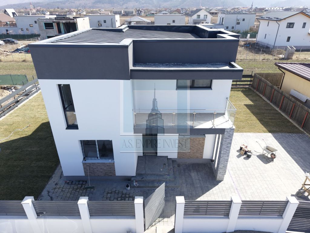 Vila moderna de 4 camere in Cristian