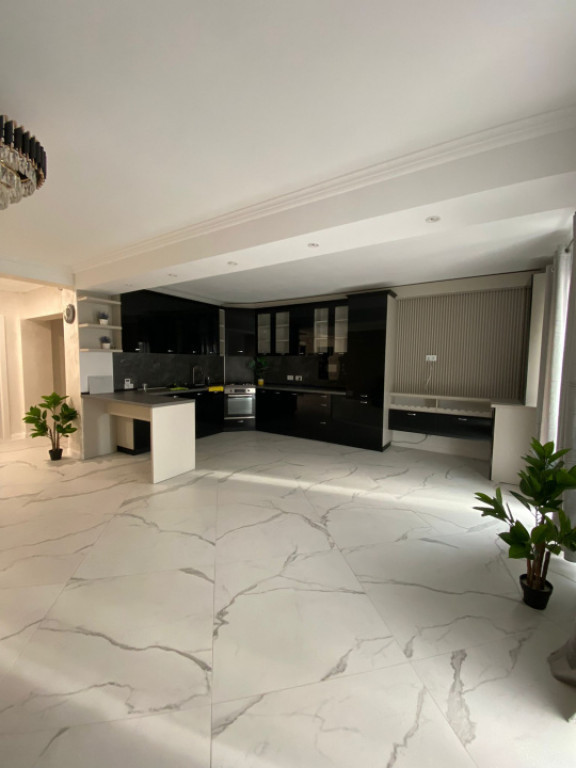 Apartament 4 camere, 160 mp, zona Exterior Est