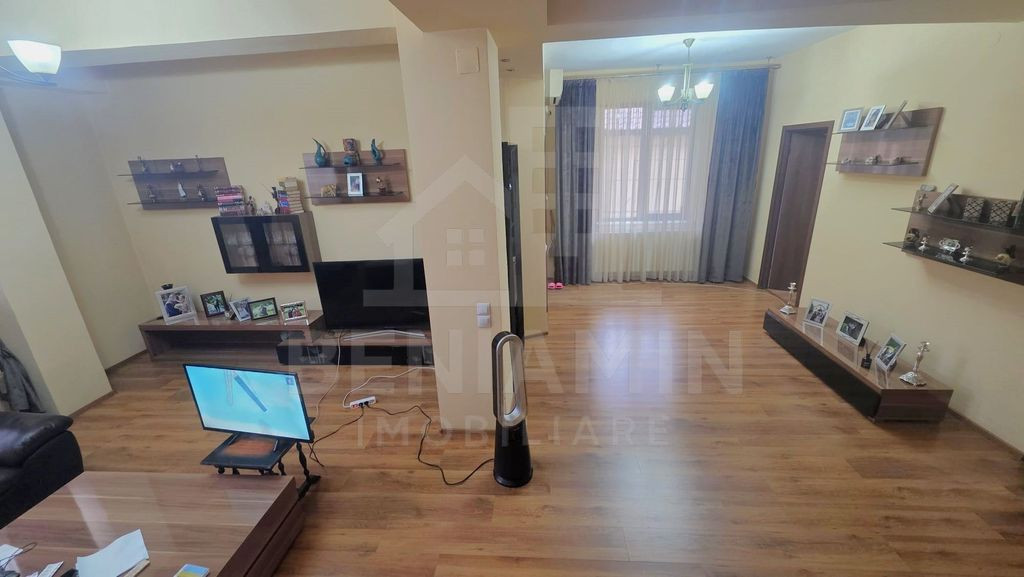 Vila in George Enescu langa Scoala 12 -450mp teren -utili...