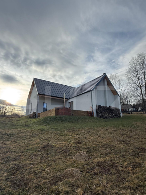 CABANĂ PREMIUM LA MUNTE | 123 MP | 2.200 MP TEREN | PRIVELI