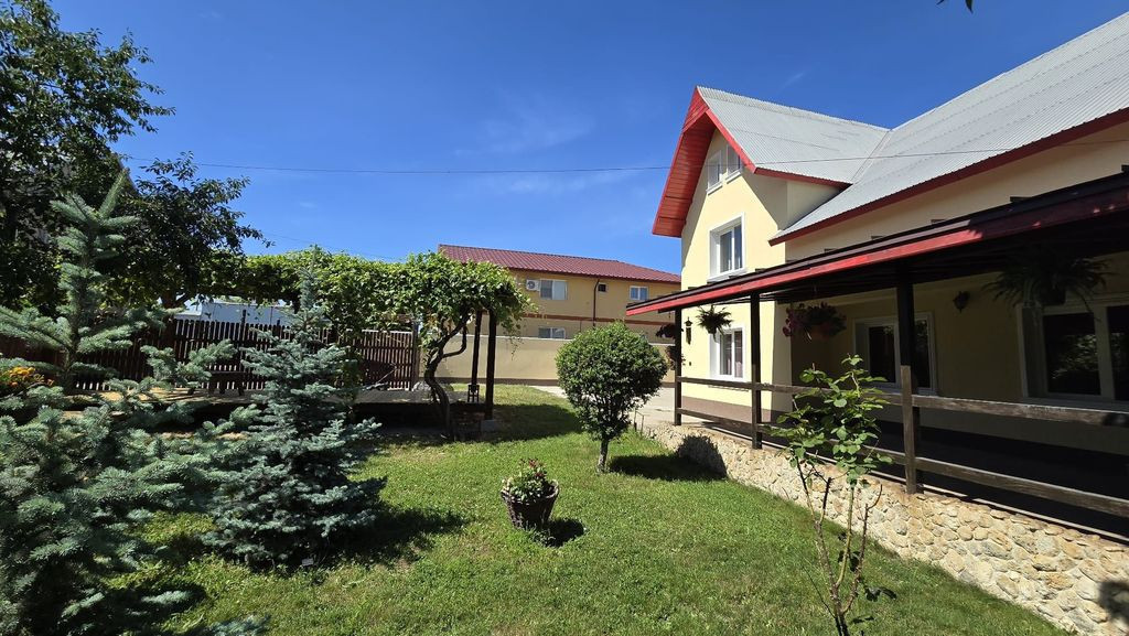 Agigea , zona Pod, ideala pentru gradinita sau azil batrani.