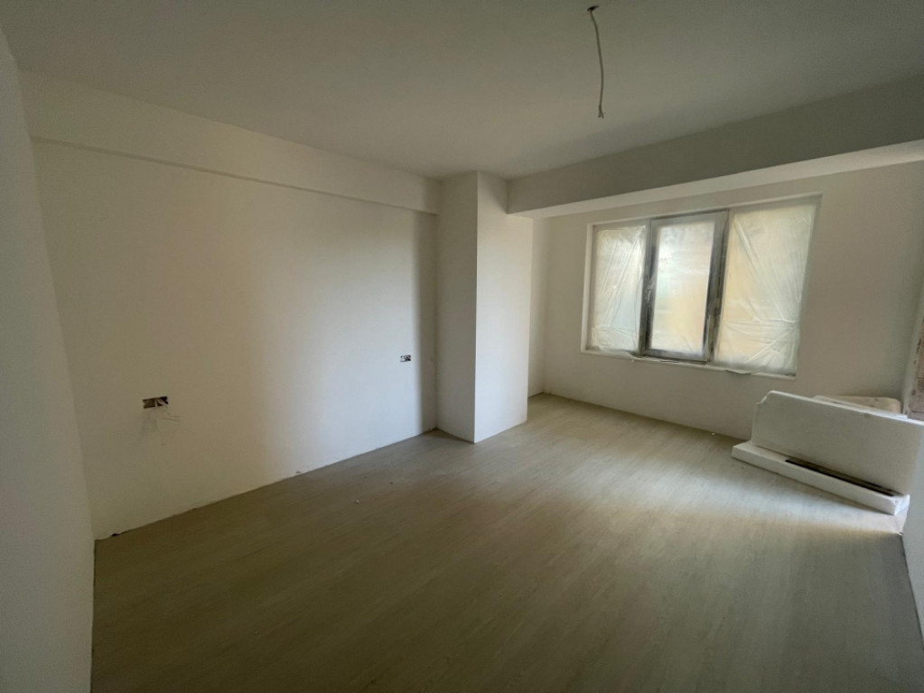 Apartament 3 camere, 2 bai, 90.31 mp, zona George Enescu