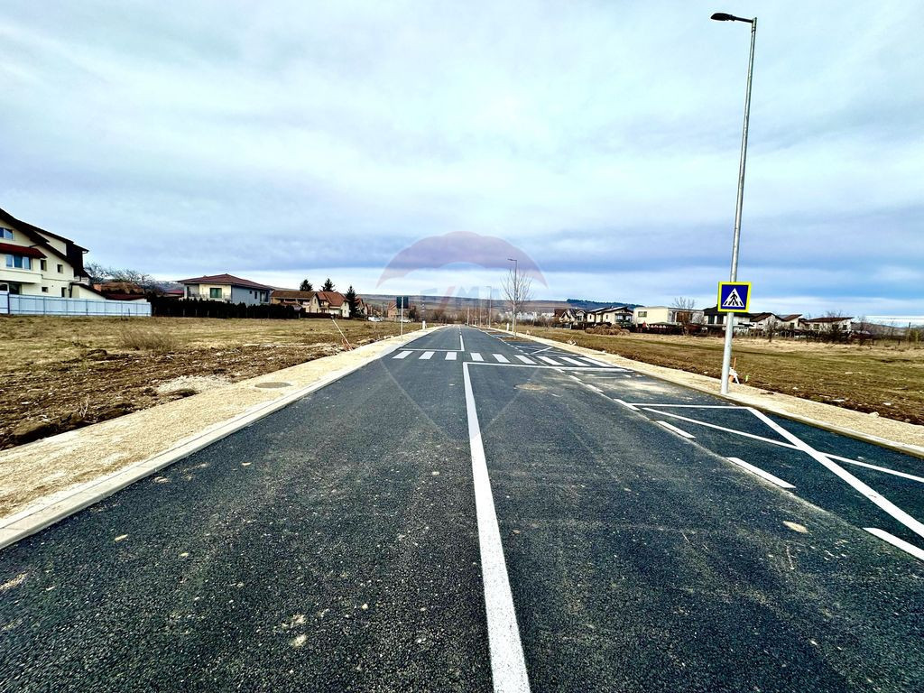 Teren construibil de vanzare in Someseni! Liu! 600 MP