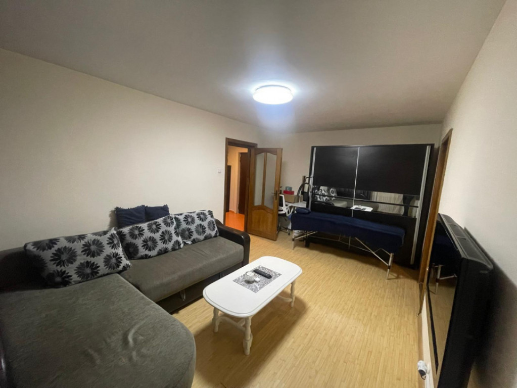 Apartament spatios 2 camere, zona Valea Rosie - aproape de P