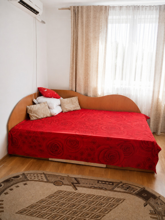 Apartament cu două camere zona Cetății