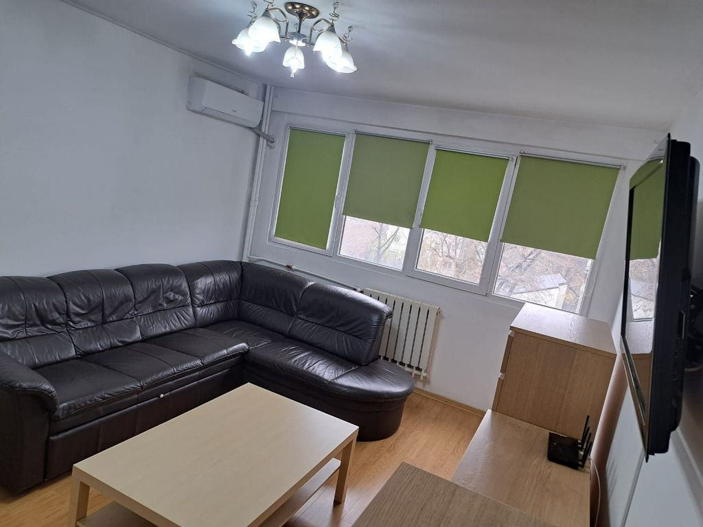 Apartament decomandat 2 camere la metrou Eroii Revolutiei