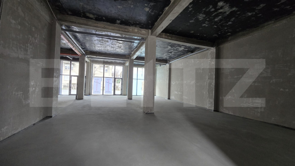 Spatiu comercial, 250 mp, zona Semicentral