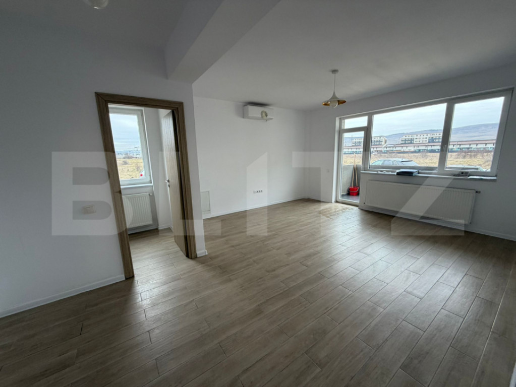 Spatiul comercial, 52 mp, parcare, zona Terra