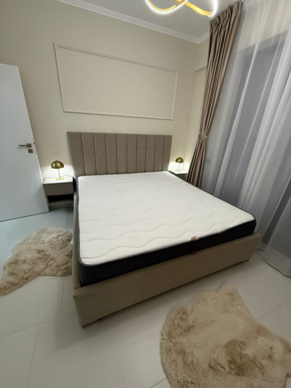 Apartament 2 camere, lux, parcare, zona Vivo