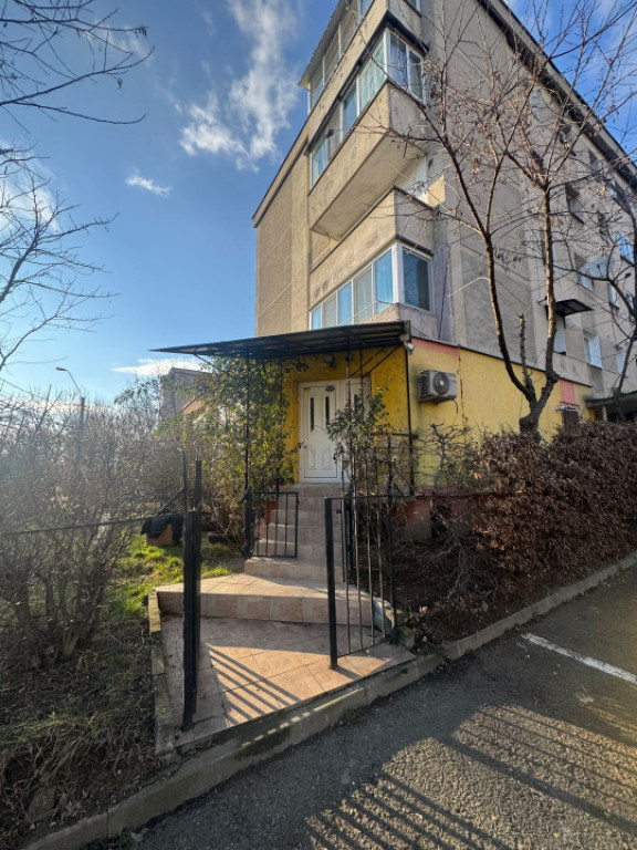 Apartament cu 2 intrari, beci 27 mp, mobilat – Orasul Vech