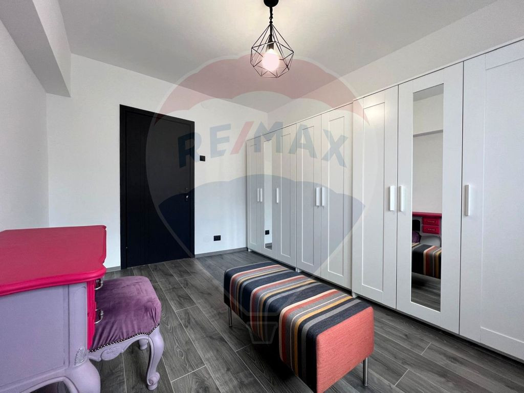Apartament spațios de închiriat, strada Năsăud, bloc ...