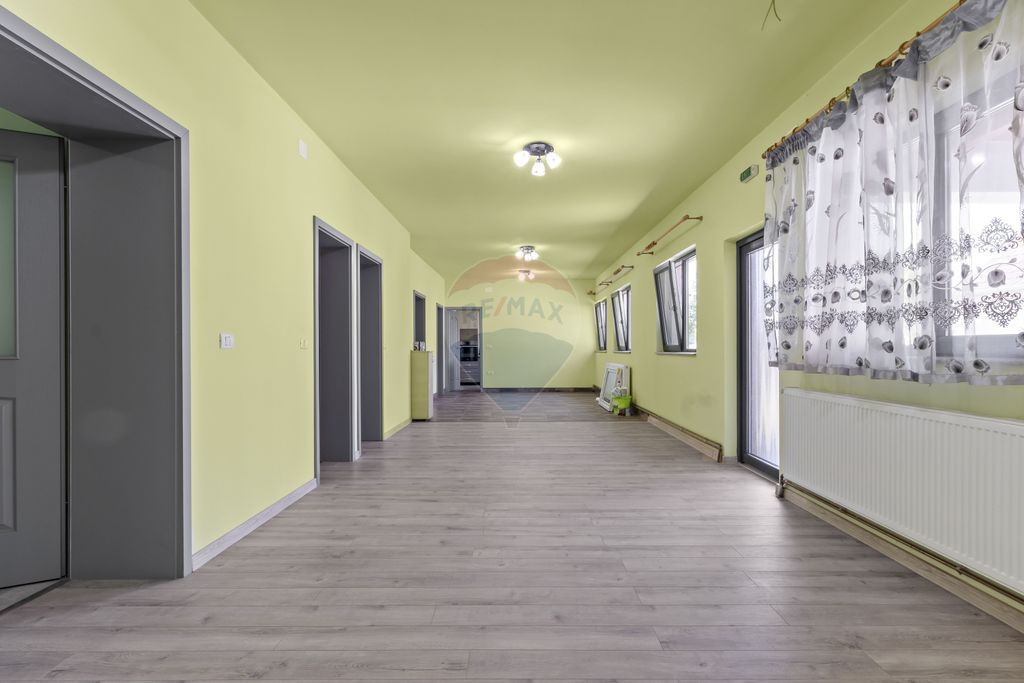 Casă noua 246 mpc cu teren 1363 mp de vânzare Sannicola...