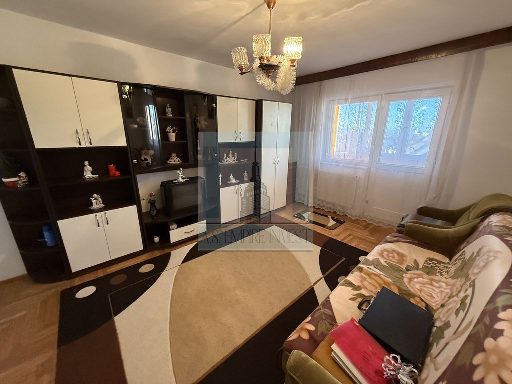 Apartament 3 camere decomandat, 2 bai - zona Gemenii/Flor...