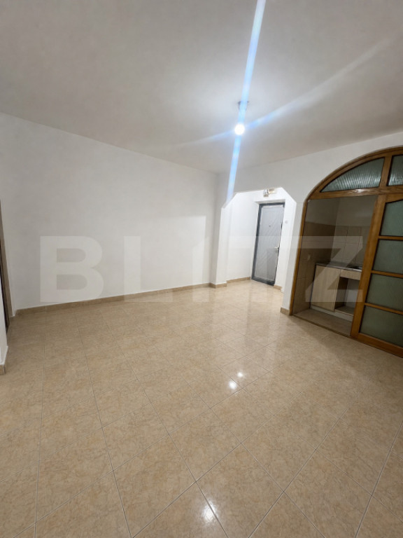 Apartament/Spatiu comercial pentru Amanet/Frizerie/Salon -Ac