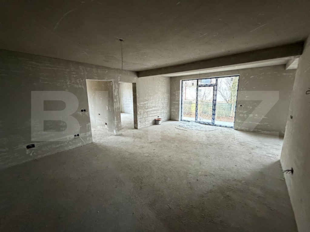 Apartament 4 camere, semifinisat cu garaj si boxa, zona Brad