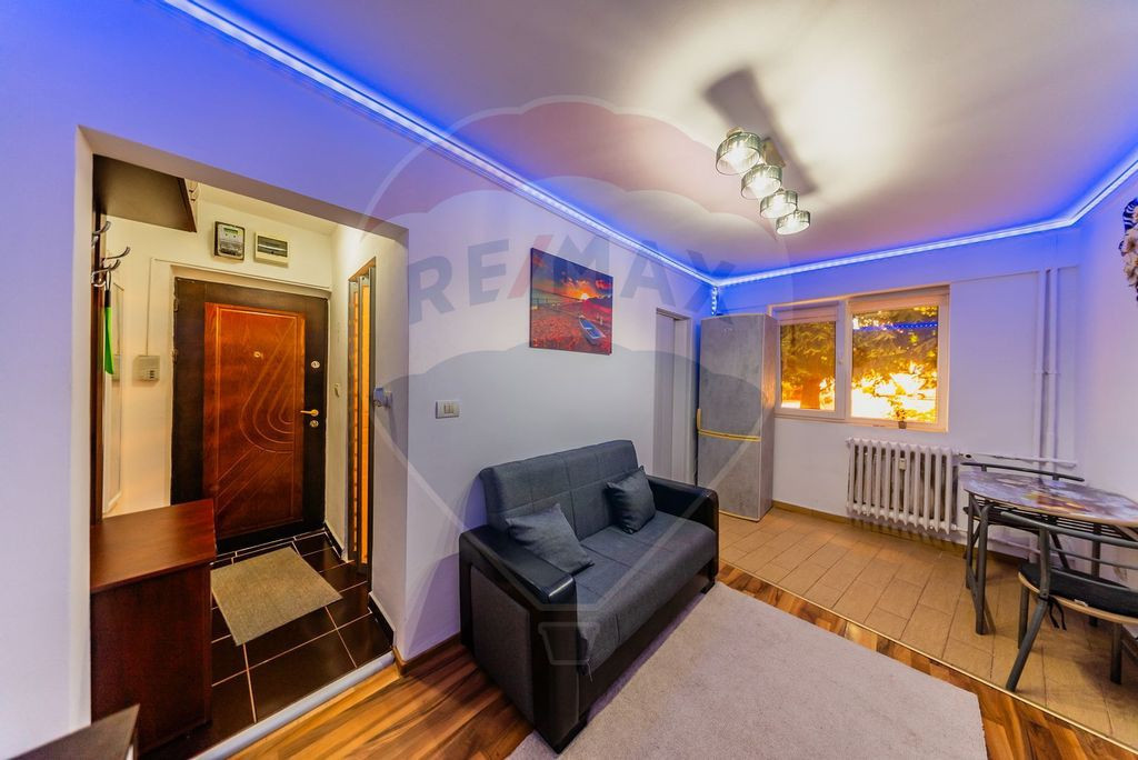 Apartament cu 2 camere de închiriat în zona Intim