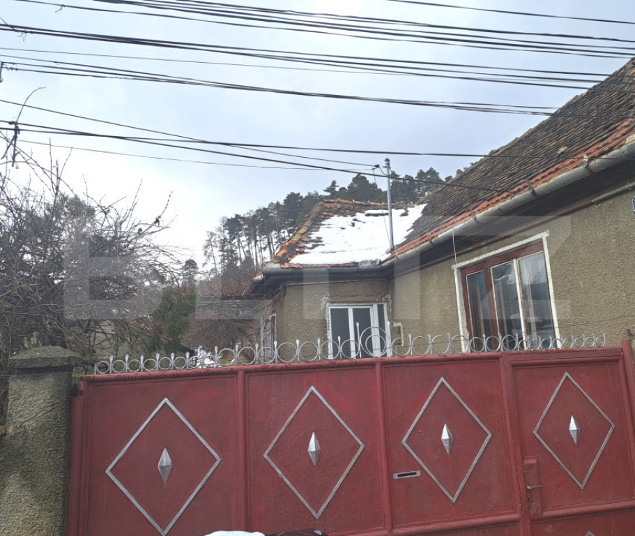 Casă de renovat cu teren generos 1.400 mp – Codlea
