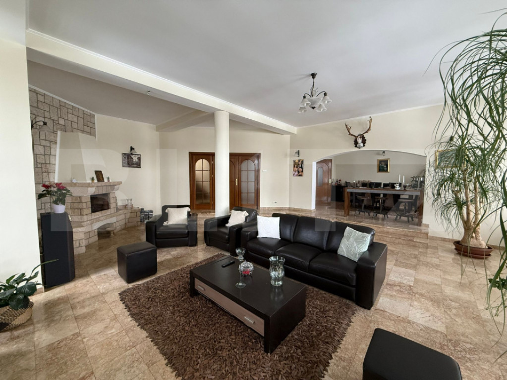 Casa individuala de lux, 410 mp + teren 2760 mp - Campina Mu