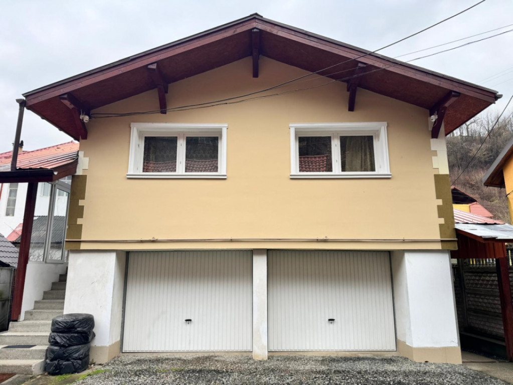 Casă individuală, 101 mp, zonă Centrală - Valea Roșie