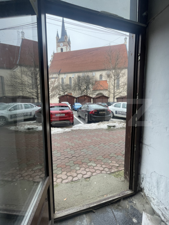 Spațiu comercial de vanzare, 56 mp, în Piața Centrală ??