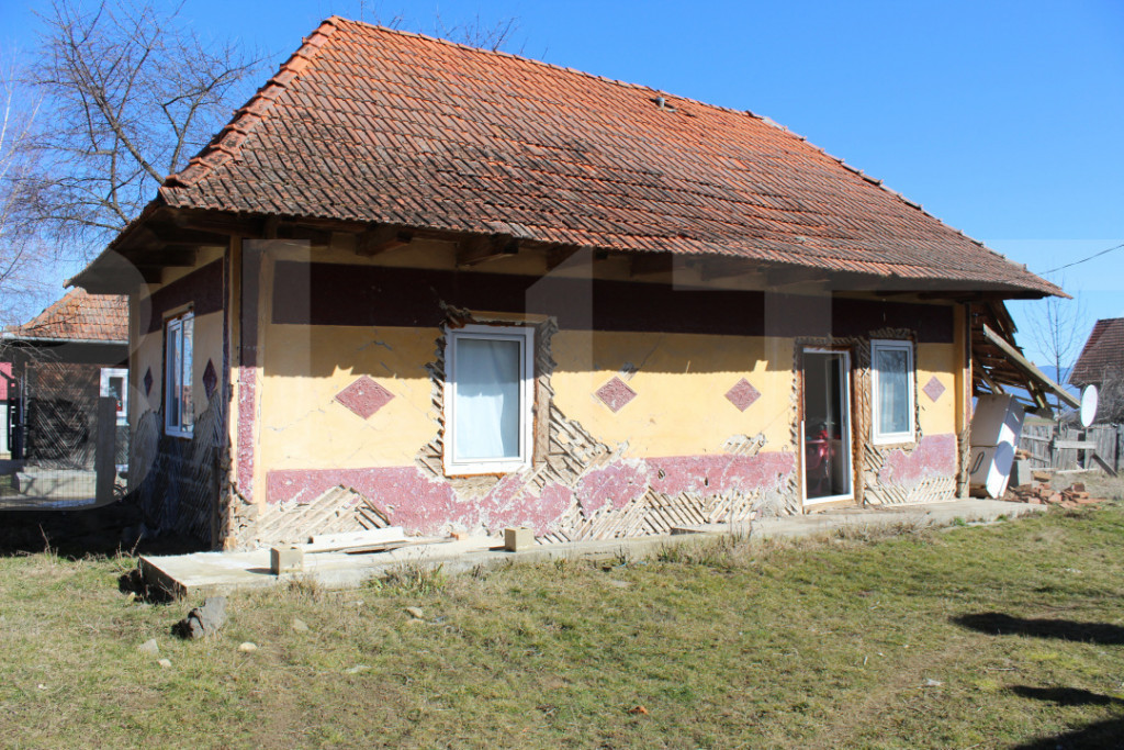 Casă batraneasca cu teren generos - Telechia