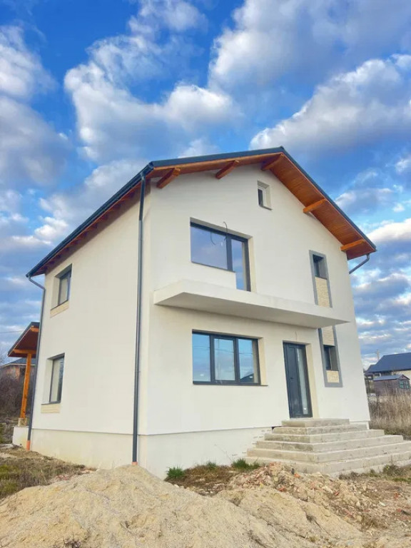 Casă nouă, semifinisată, 12 ari teren, Tăuții Măghe...