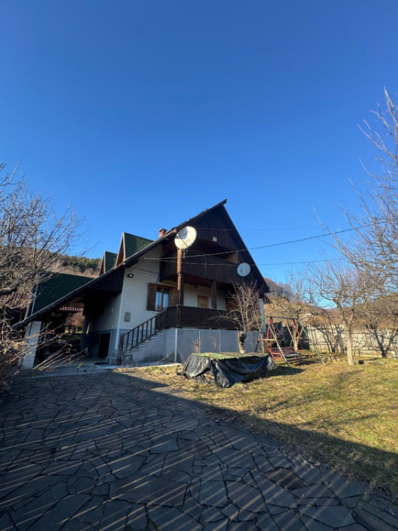 Casă 3 dormitoare, 90 mp, teren 10 ari, zona Firiza
