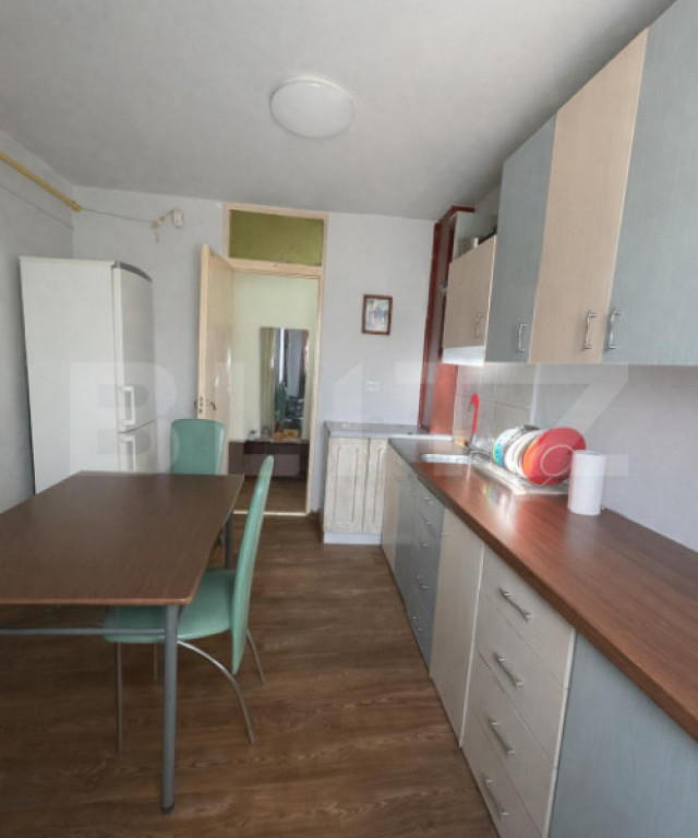 Apartament 3 camere, 70 mp, zona Blocuri - Campia Turzii