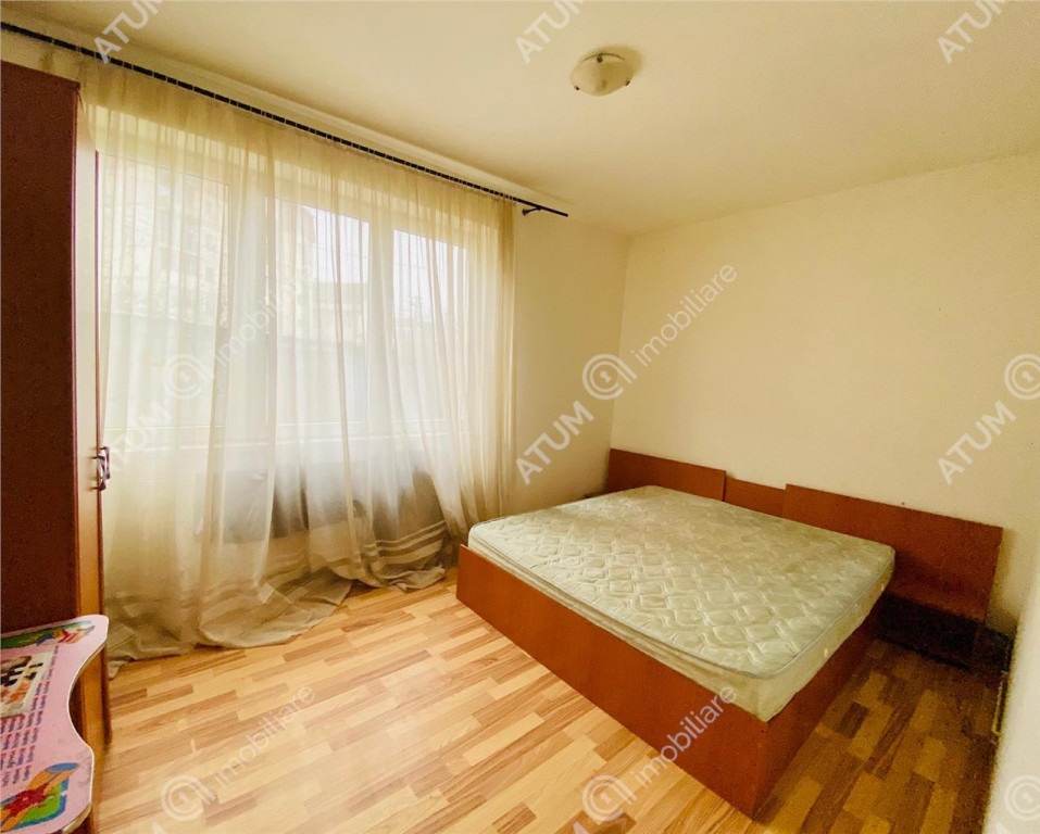 Apartament cu 3 camere si gradina proprie in Vasile Aaron di