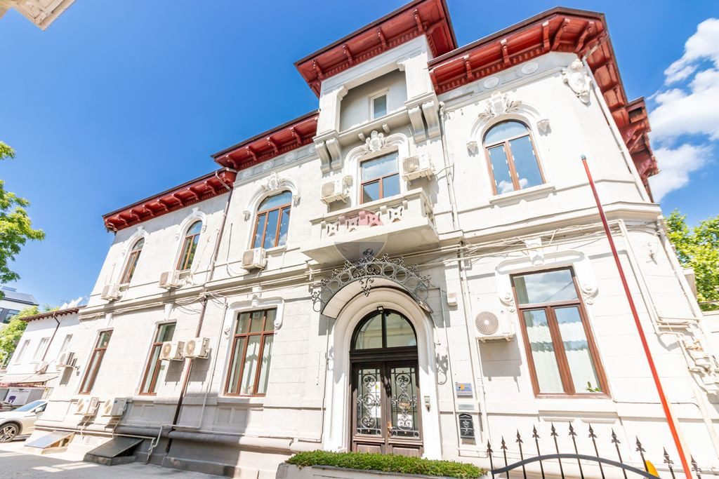 Casă D+P+E+M | 816 mp utili, 5 locuri parcare, Regina Maria