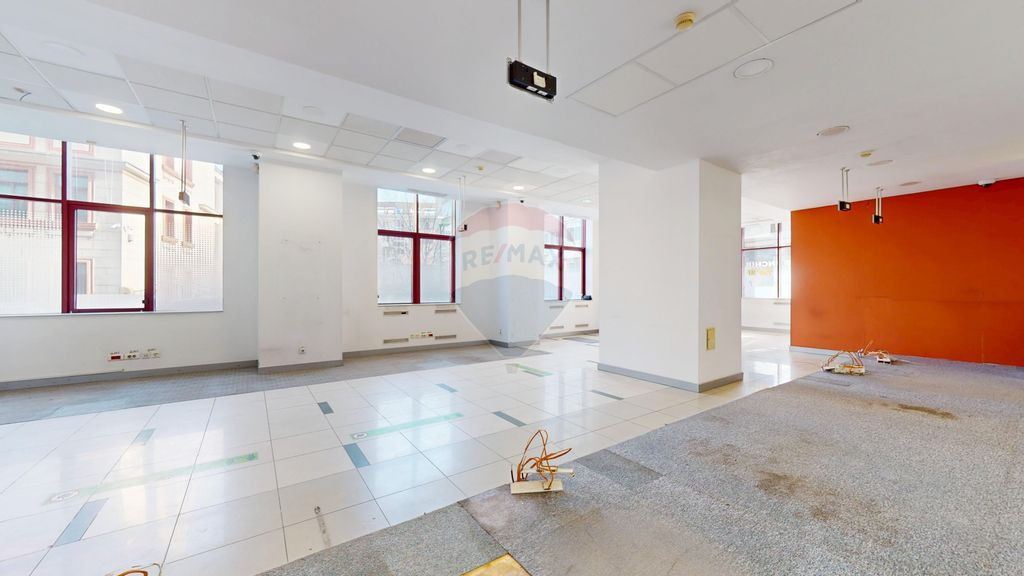 Închiriere spațiu comercial, etaj 1 în Brașov, Calea ...