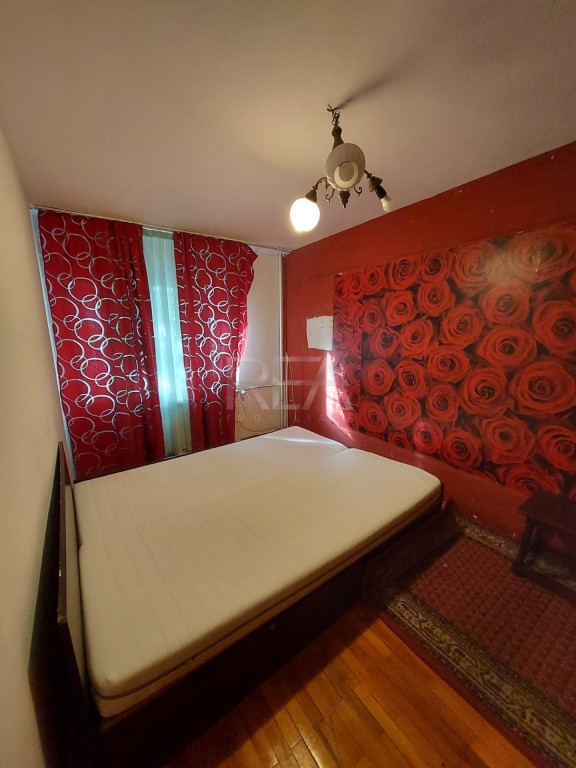 3 camere Vitan decomandat, an 1981, metrou, 62 mp, anvelopat