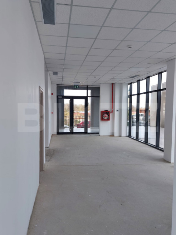 Spațiu de închiriat, la parter, 134 mp utili, zona Noua