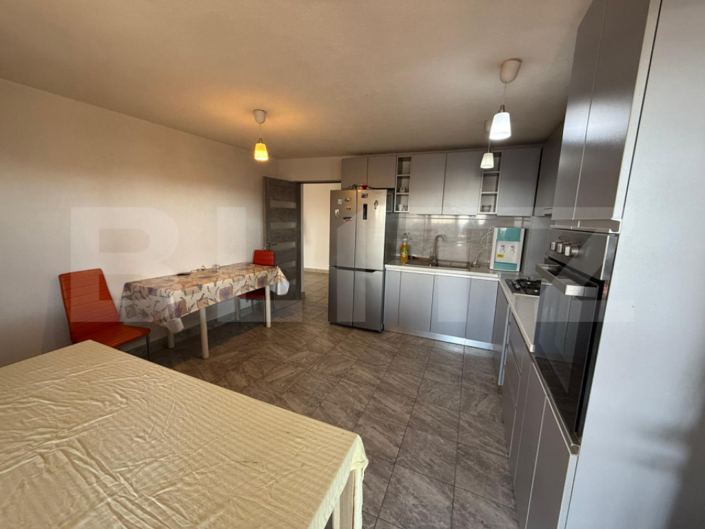 Casă de vânzare – 7 camere +teren 820 mp - Păulești