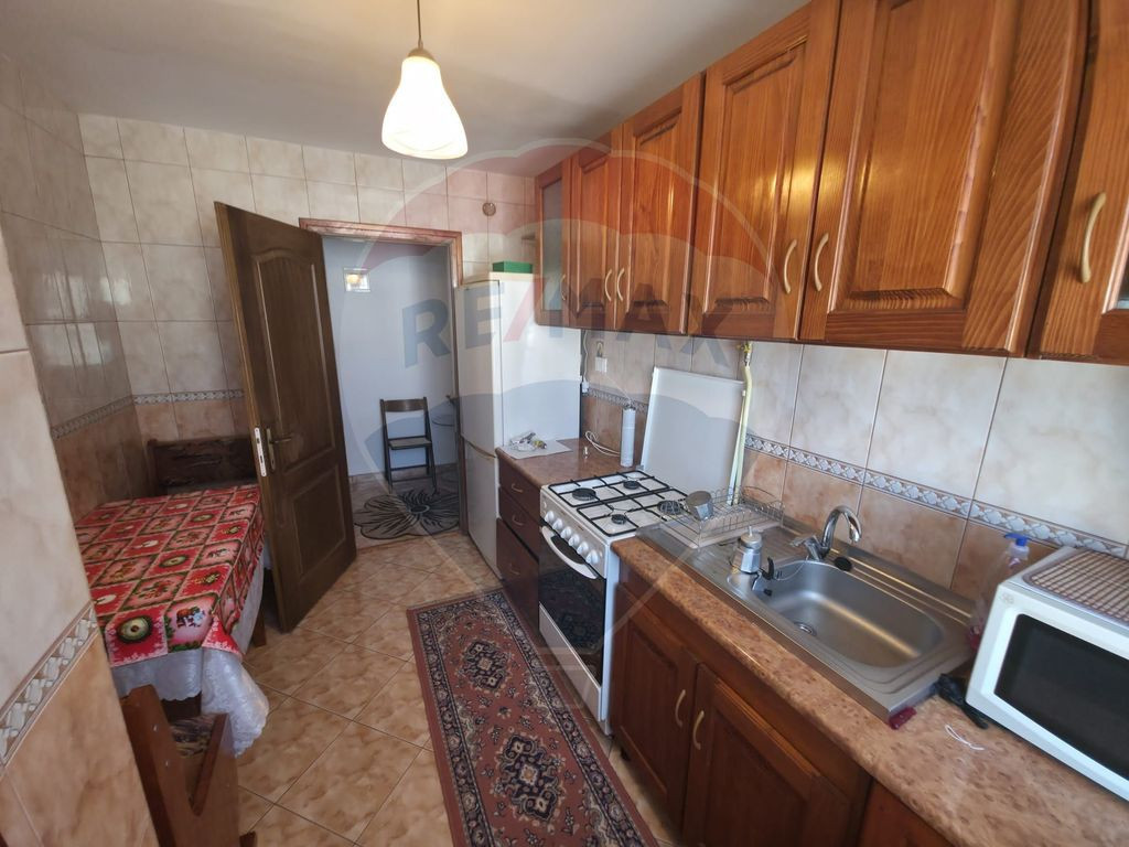 Apartament cu 2 camere de închiriat în zona Central