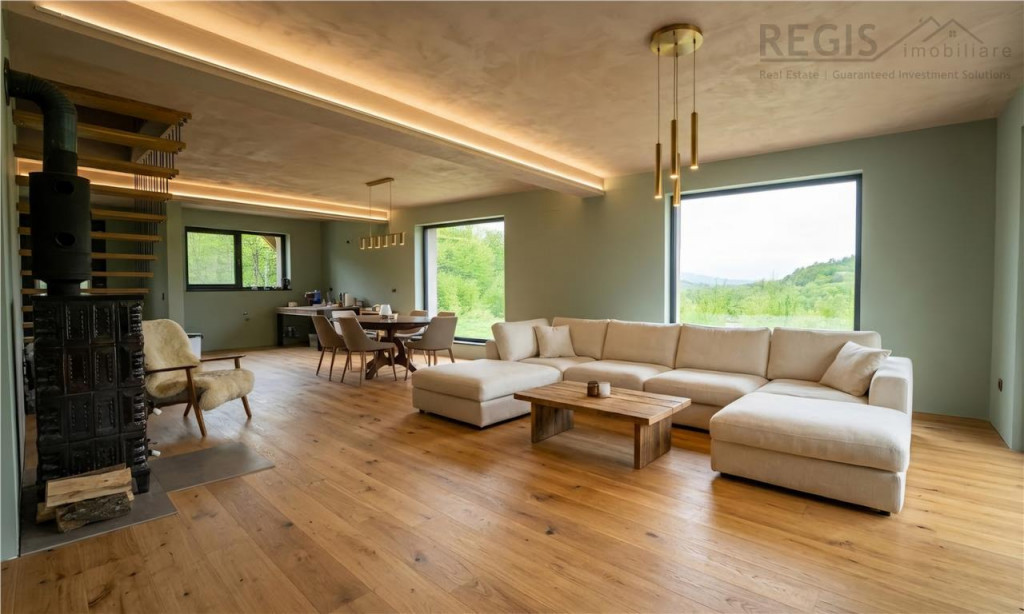 Vila premium cu lac privat si panorama catre Masivul Postava