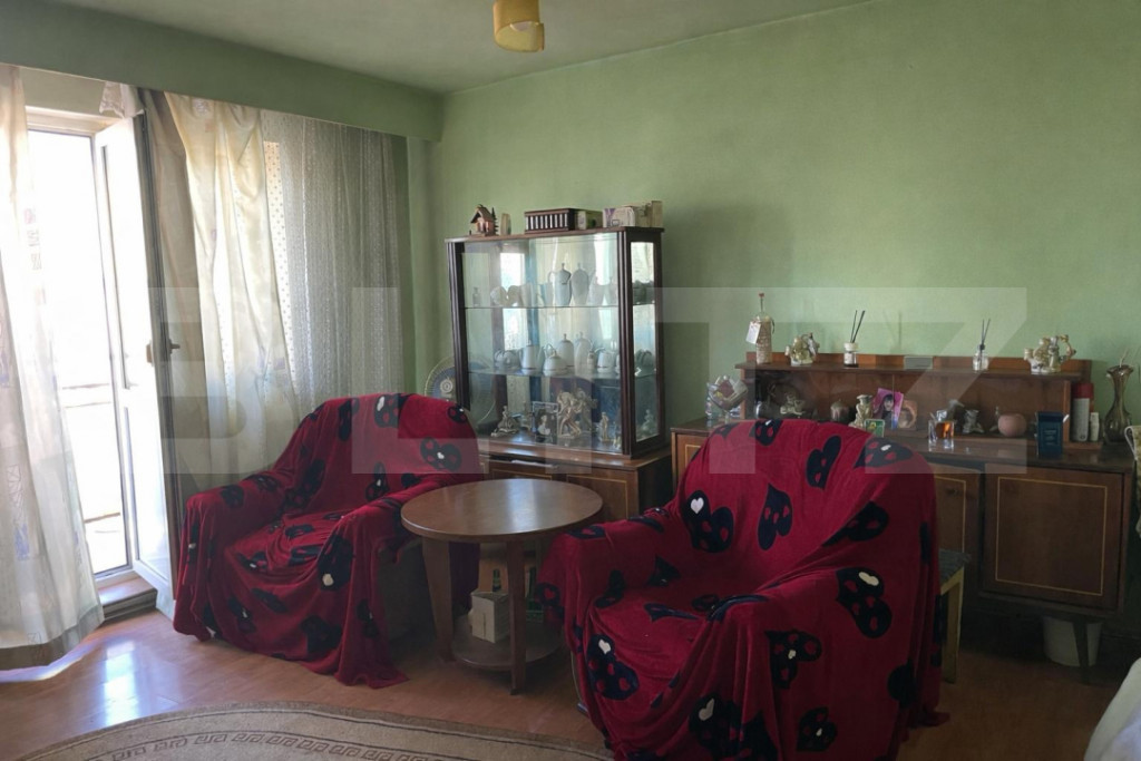 Apartament spatios cu 4 camere, 80 mp, etaj 2, Turda