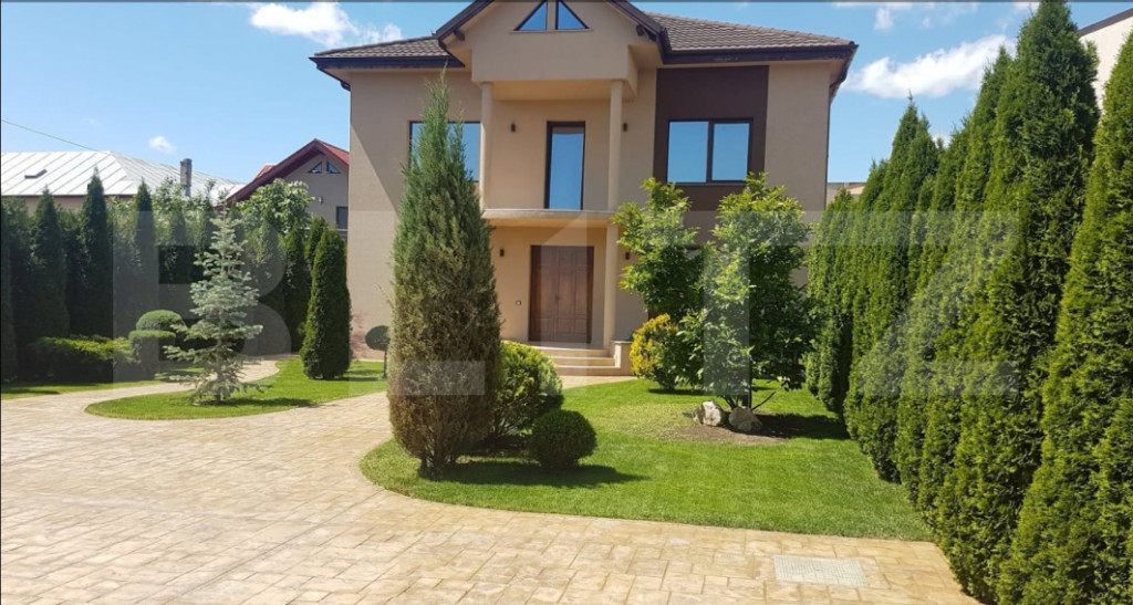 Casa 5 camere, ansamblu rezidential cu piscina, in Paulesti