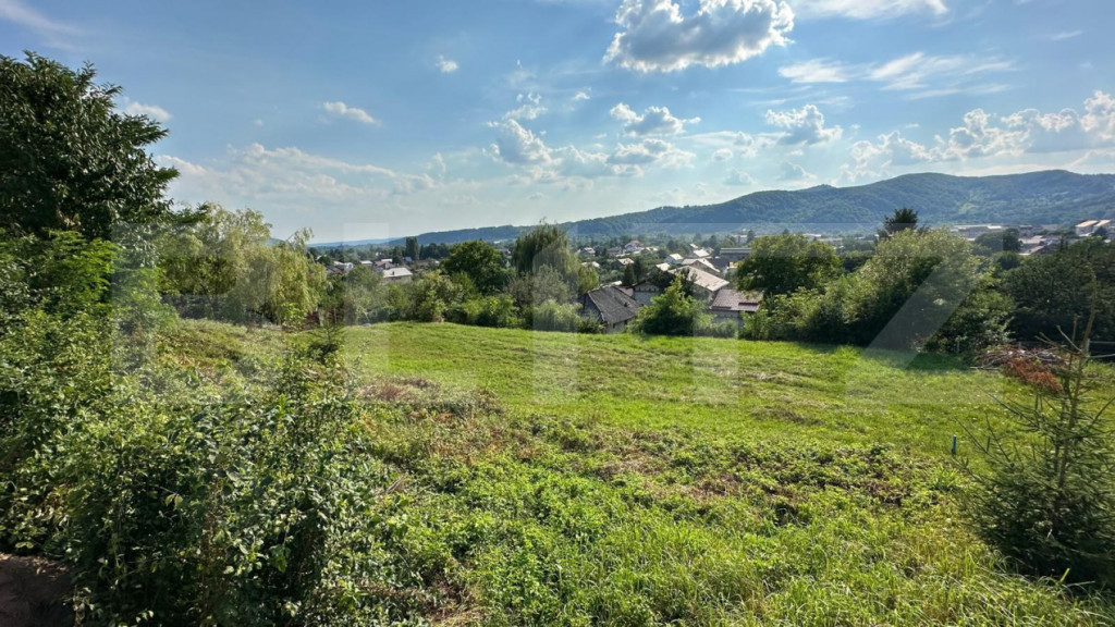 Teren 1.188 mp cu priveliște superbă – ideal pentru 2 ca
