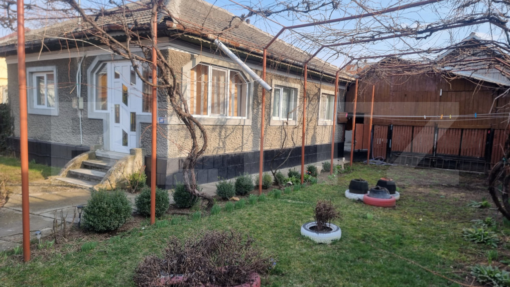2 CASE 6 camere +teren 736 mp Magureni
