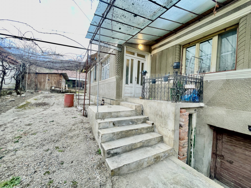 Casă în Cetea, 2 camere, 72 mp utili, teren 793 mp