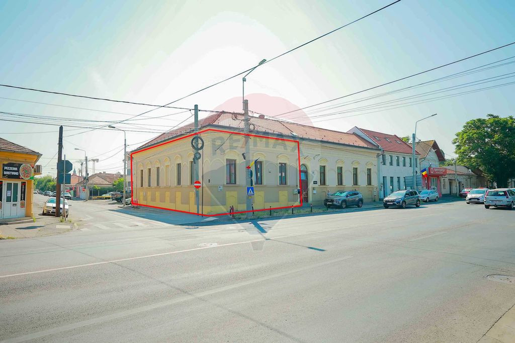 Spațiu Comercial + Birouri de Închiriat – 235 mp – ...