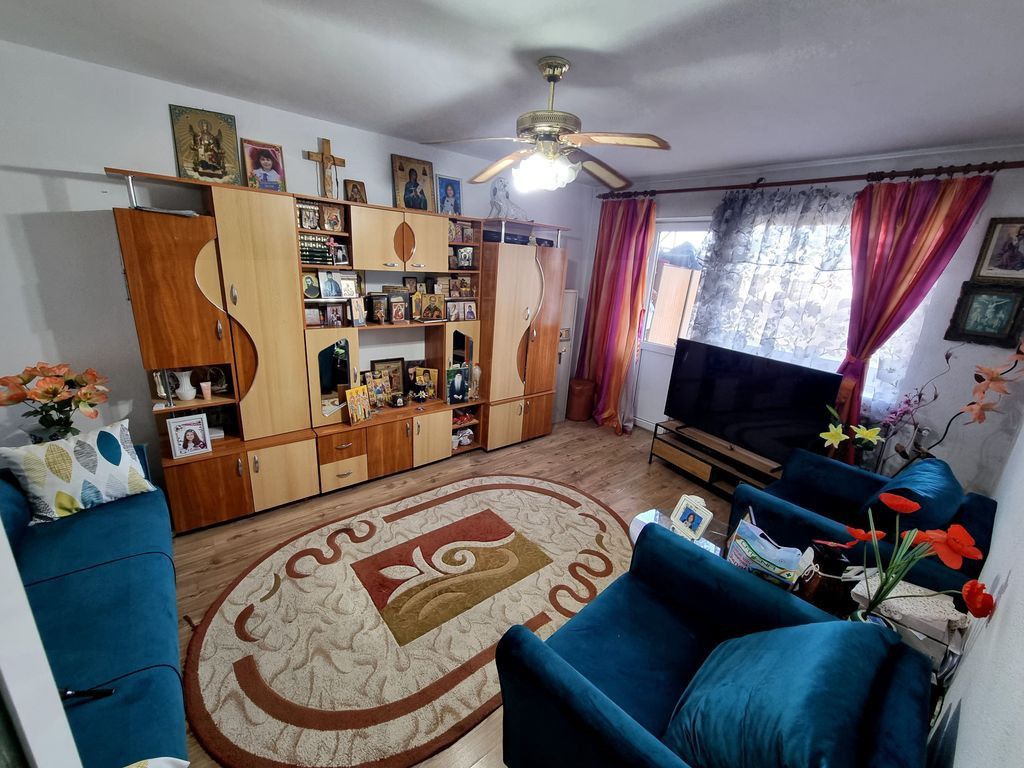 Apartament 2 camere zona Km 4-5