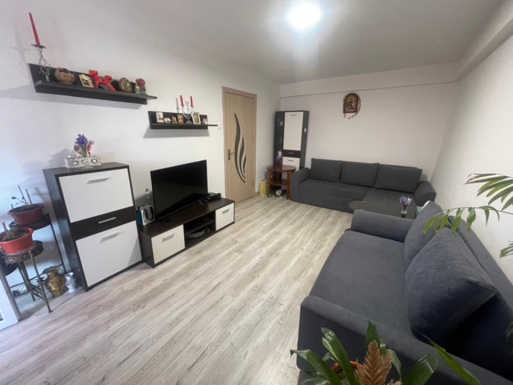 Apartament 3 camere, 68.72 mp, zona Piata Valea Rosie